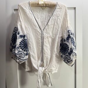 Max Studio White Linen-Style Blouse Sleeve Top with Navy Embroidery